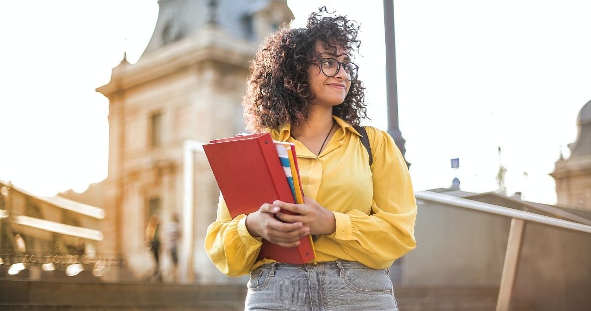 Mehrfachstudium: Wie du mehrere Studiengänge parallel studierst – Tipps, Grundlagen, Vor- & Nachteile