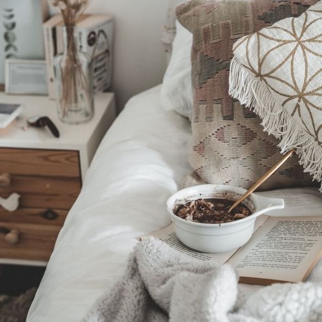So holst du dir die Wohntrends Hygge und Scandi mit Studi-Budget in die Wohnung